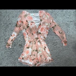 ❌SOLD❌ Floral long sleeve romper